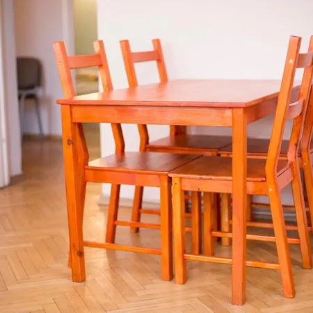 Old Town Apartman *