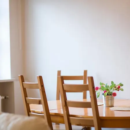 Old Town Apartment *