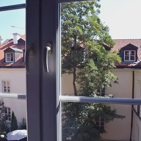 Old Town Apartman Varsó