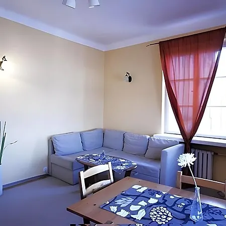 Old Town Apartment *