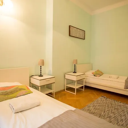 Old Town Apartman Varsó